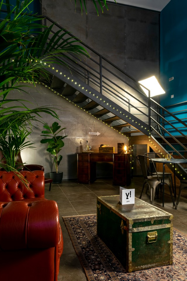 Location per eventi a Napoli - Spazio Yam con ambientazione elegante e versatile per feste private e aziendali